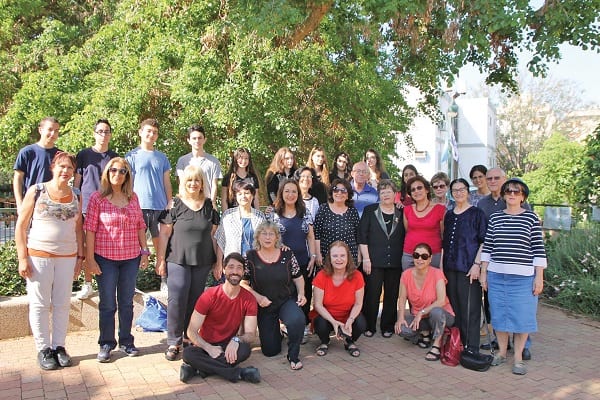 משתתפי תכנית מועדון גלישה, צילום: באדיבות דוברות עיריית רמת גן